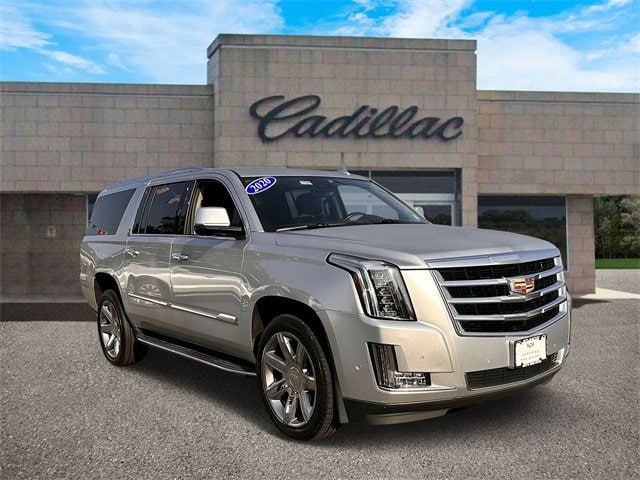 Used 2020 Cadillac Escalade ESV Luxury with VIN 1GYS4HKJ5LR139438 for sale in Bay Shore, NY