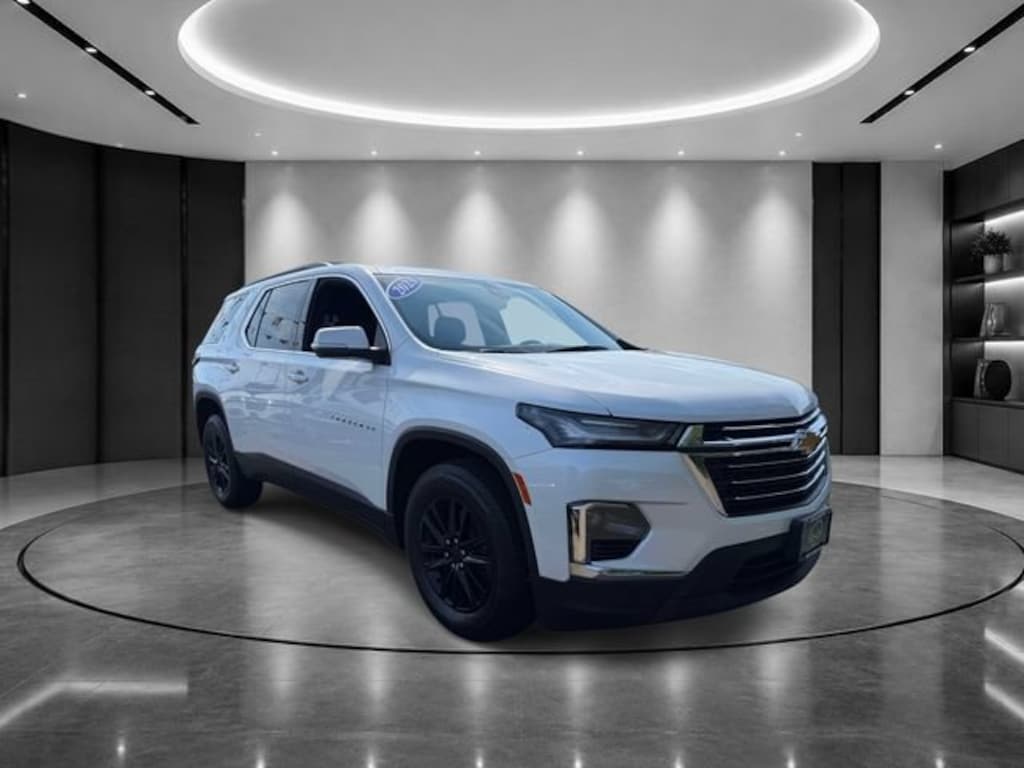 Used 2023 Chevrolet Traverse LT Cloth SUV