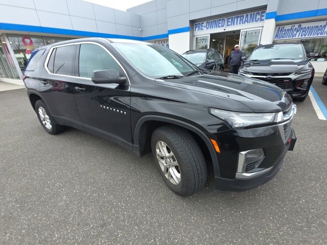 2023 Chevrolet Traverse LS photo 2