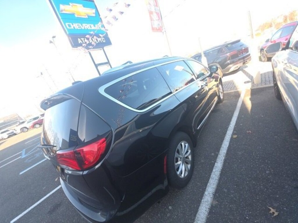 Used 2019 Chrysler Pacifica Touring L