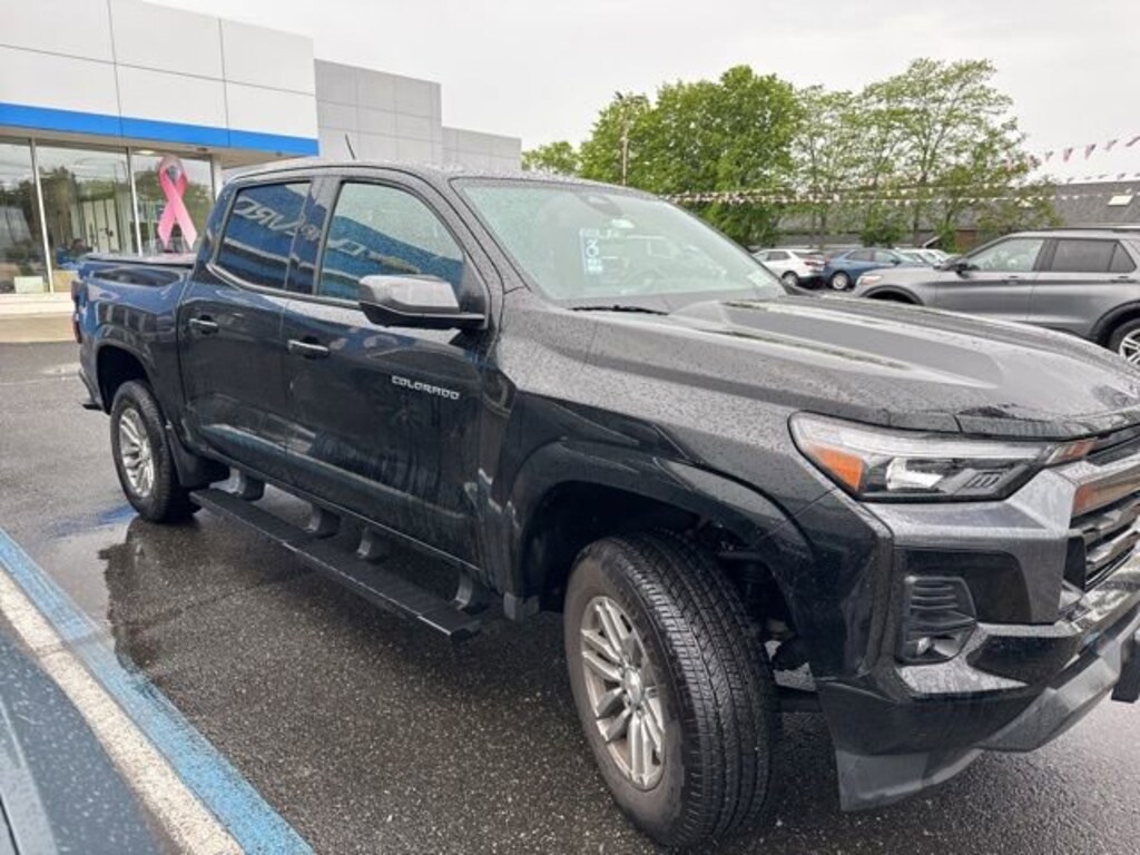 Used 2025 Chevrolet Colorado WT/LT Truck