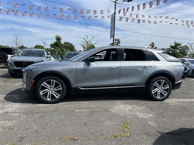 Used 2024 Cadillac LYRIQ Tech with VIN 1GYKPMRK2RZ123379 for sale in Bay Shore, NY