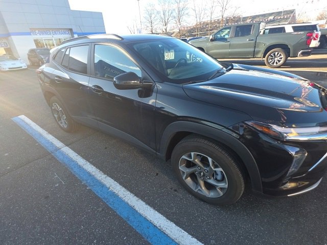 2025 Chevrolet Trax LT's photo