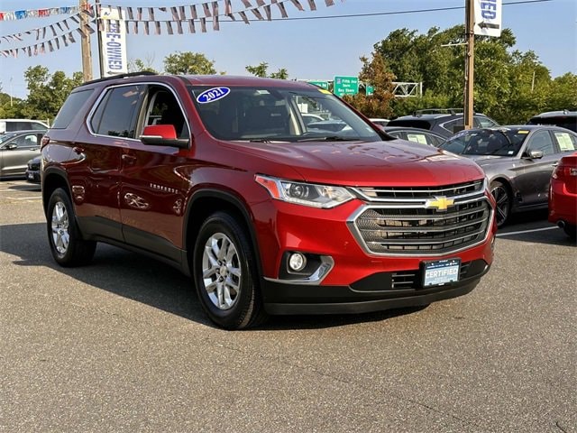 Certified 2021 Chevrolet Traverse 1LT with VIN 1GNEVGKW2MJ213878 for sale in Bay Shore, NY