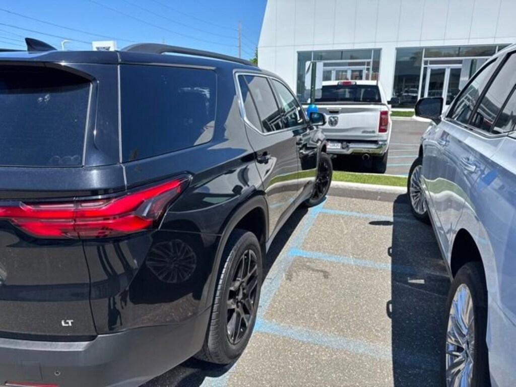 Used 2022 Chevrolet Traverse LT Leather SUV