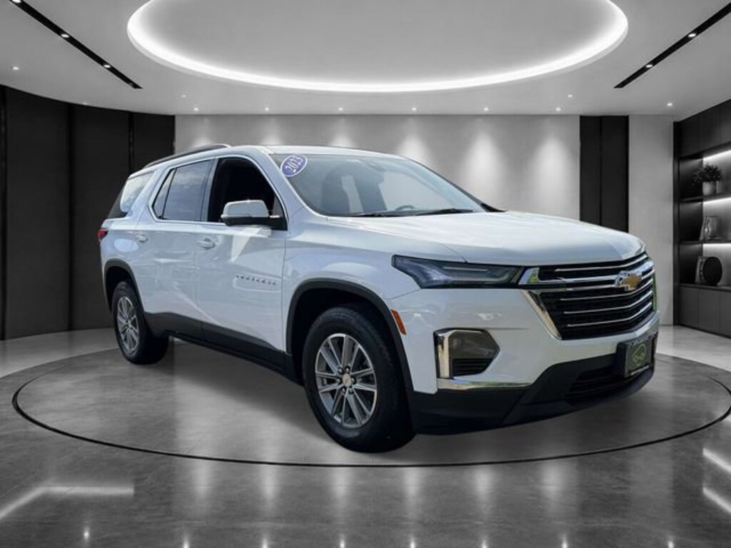 Used 2023 Chevrolet Traverse LT Cloth SUV