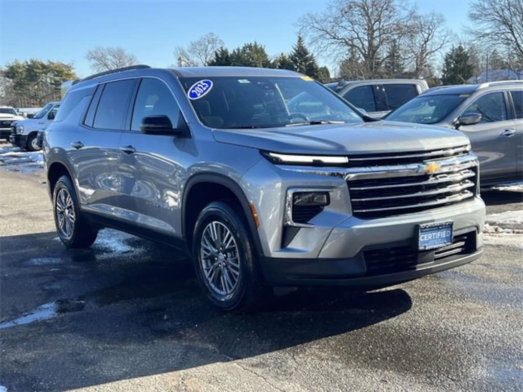 Certified 2025 Chevrolet Traverse LT SUV