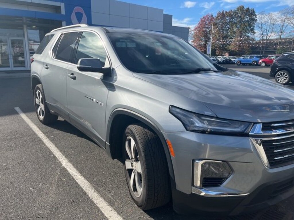 Used 2023 Chevrolet Traverse LT Leather SUV