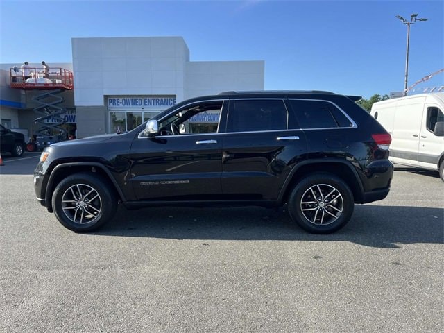 Used 2018 Jeep Grand Cherokee Limited with VIN 1C4RJFBG9JC320385 for sale in Bay Shore, NY