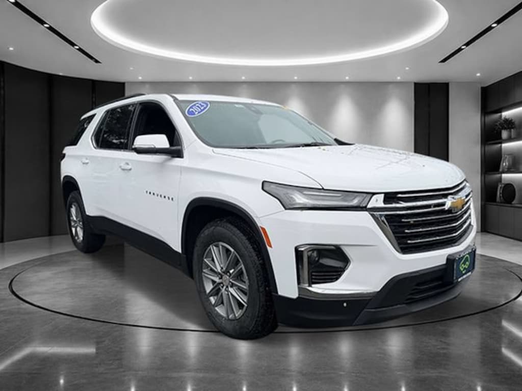 Used 2023 Chevrolet Traverse LT Cloth SUV