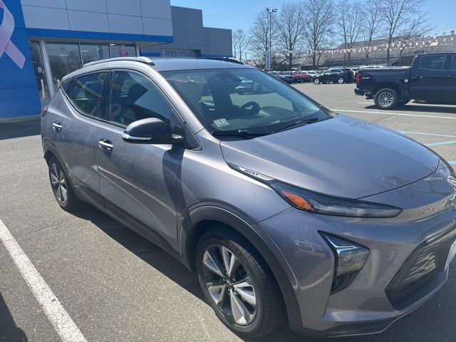 Used 2022 Chevrolet Bolt EUV LT with VIN 1G1FY6S06N4102947 for sale in Bay Shore, NY