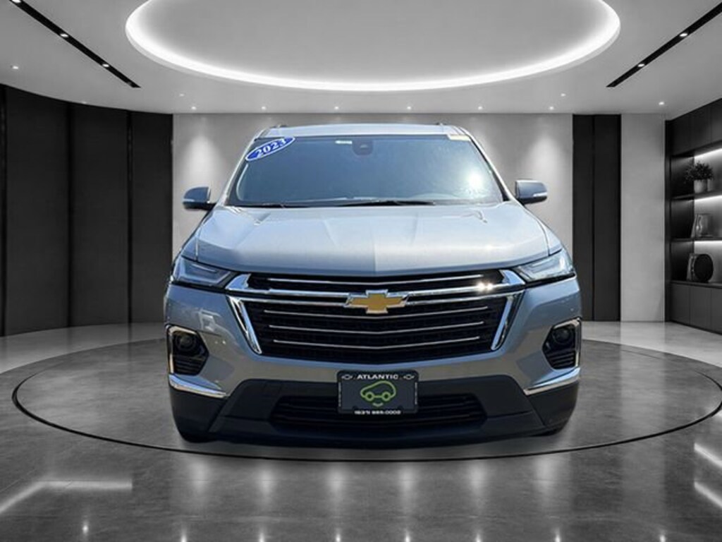 Used 2023 Chevrolet Traverse LT Cloth SUV