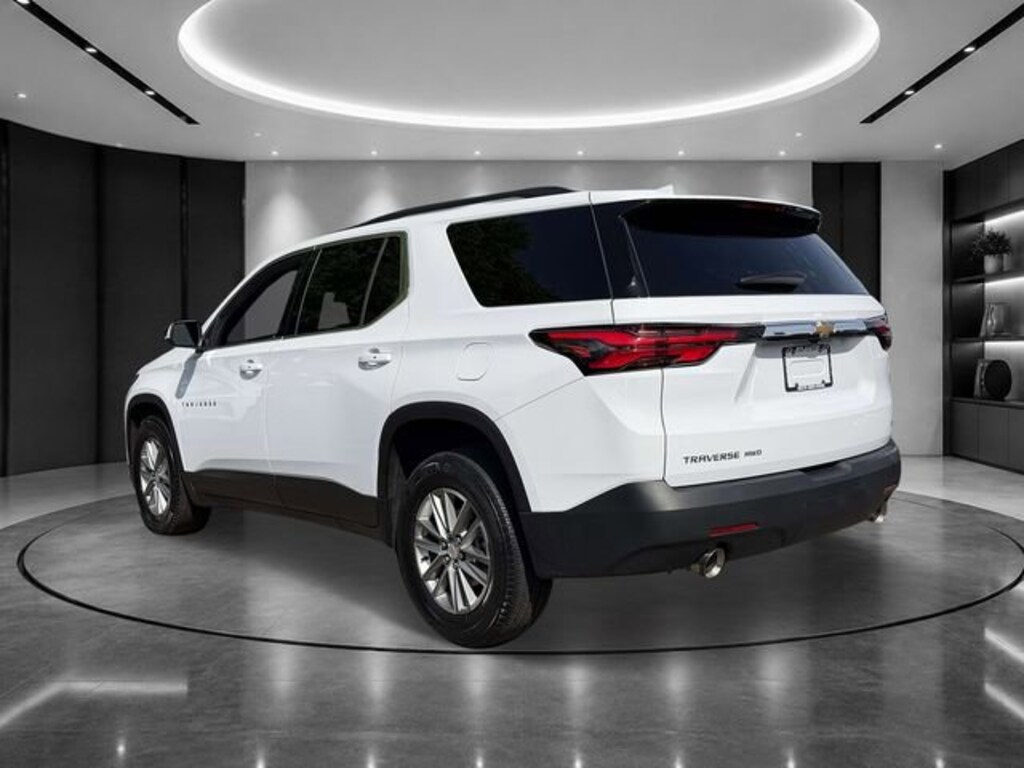 Used 2023 Chevrolet Traverse LT Cloth SUV