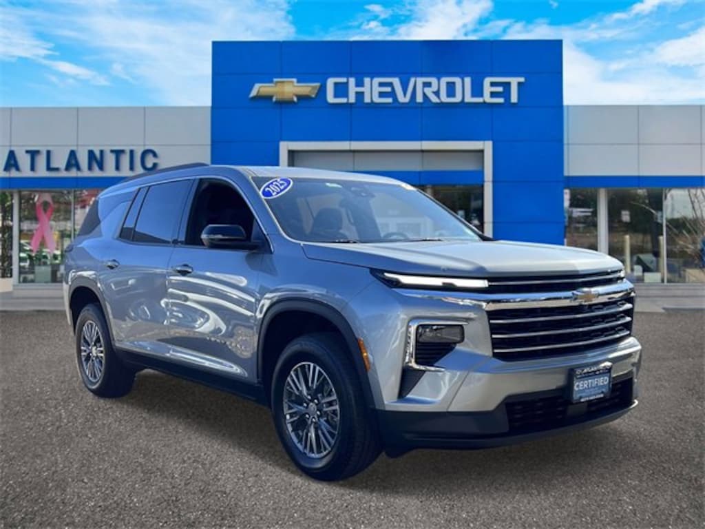 Certified 2025 Chevrolet Traverse LT SUV