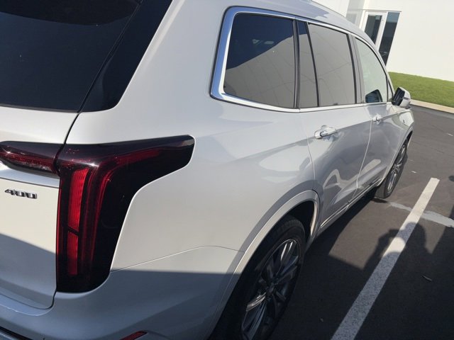 2022 Cadillac XT6 Premium Luxury photo 2