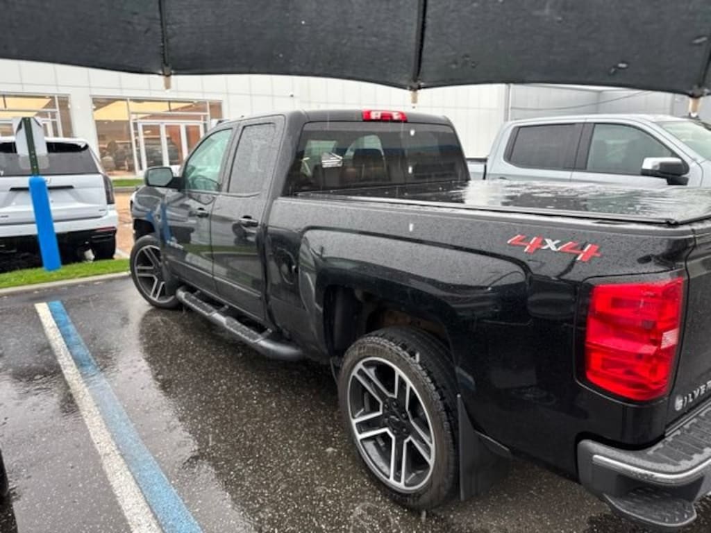 Used 2018 Chevrolet Silverado 1500 LT Truck