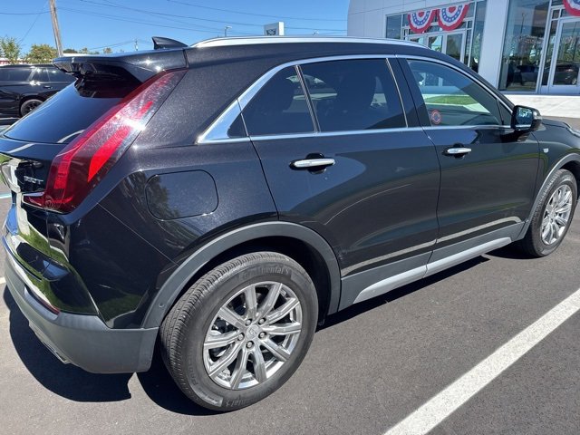 2022 Cadillac XT4 Premium Luxury photo 3