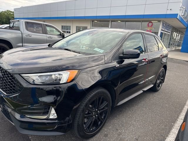 2023 Ford Edge ST-Line AWD's photo