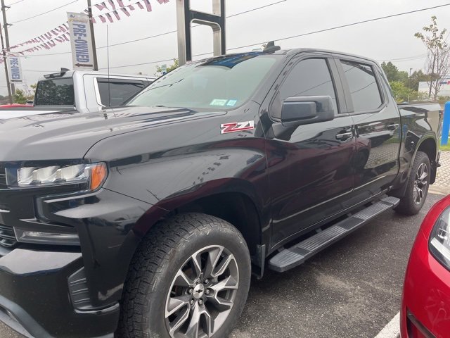 2019 Chevrolet Silverado 1500 RST photo 2