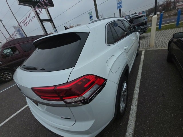 2020 Volkswagen Atlas Cross Sport V6 SEL photo 3