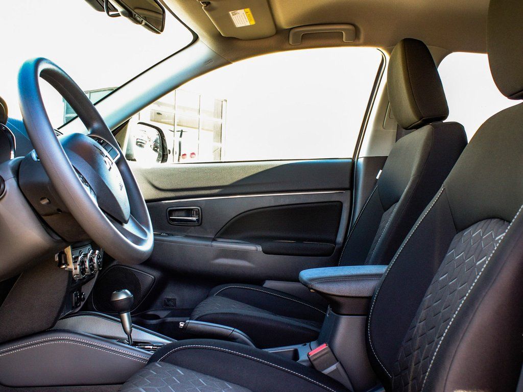 2025 Mitsubishi Outlander Sport ES - Photo 29