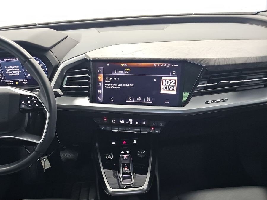 2024 Audi Q4 50 55 E-tron Premium photo 2