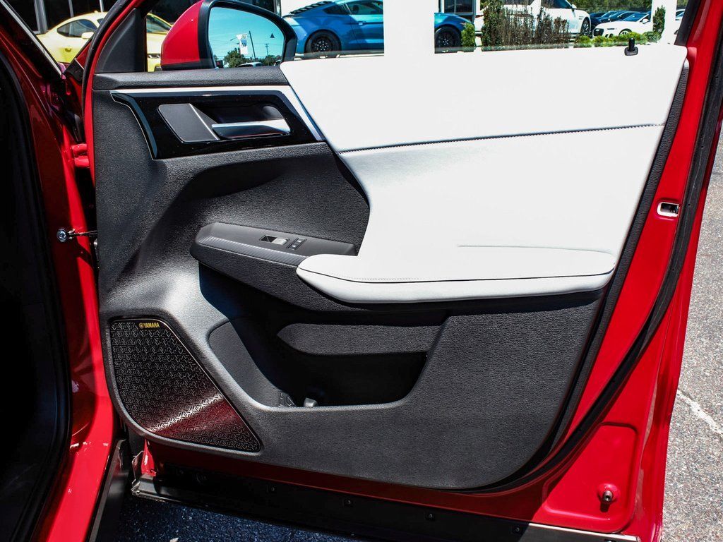 2025 Mitsubishi Outlander SE - Photo 13