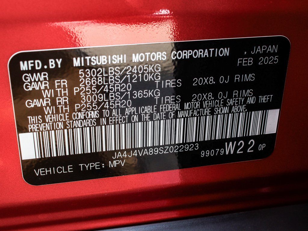 2025 Mitsubishi Outlander SE - Photo 14