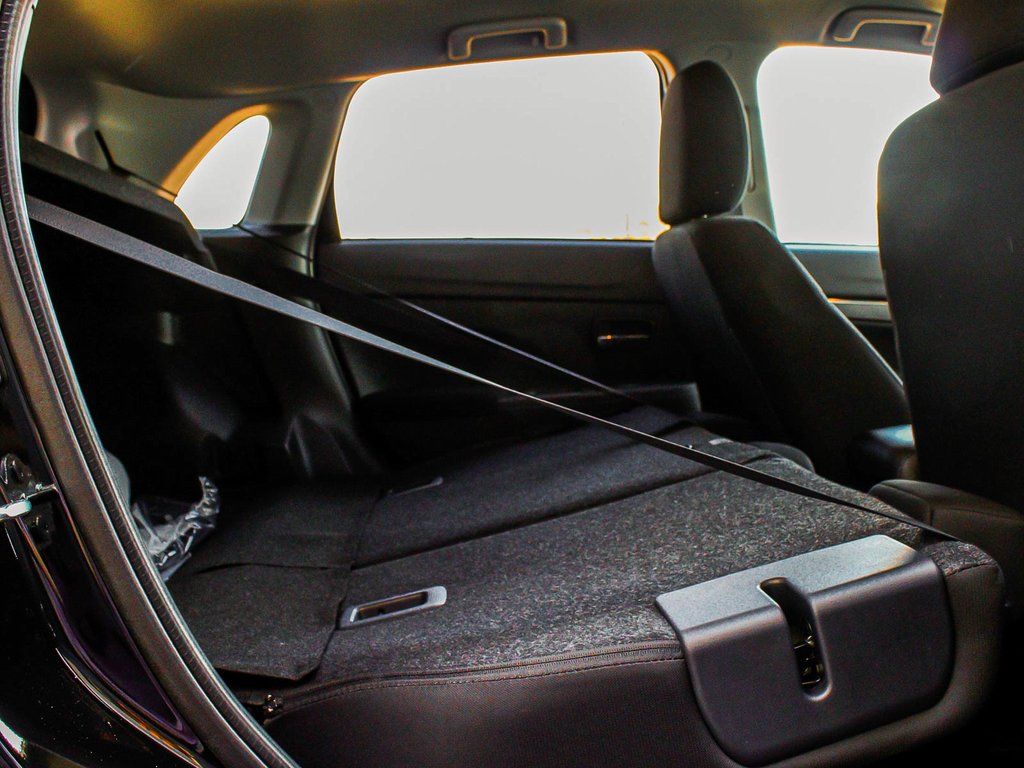 2025 Mitsubishi Outlander Sport ES - Photo 32