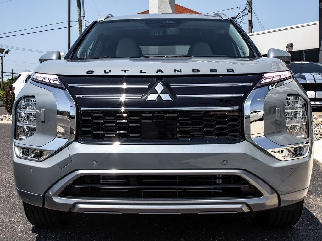 2025 Mitsubishi Outlander SEL photo 2
