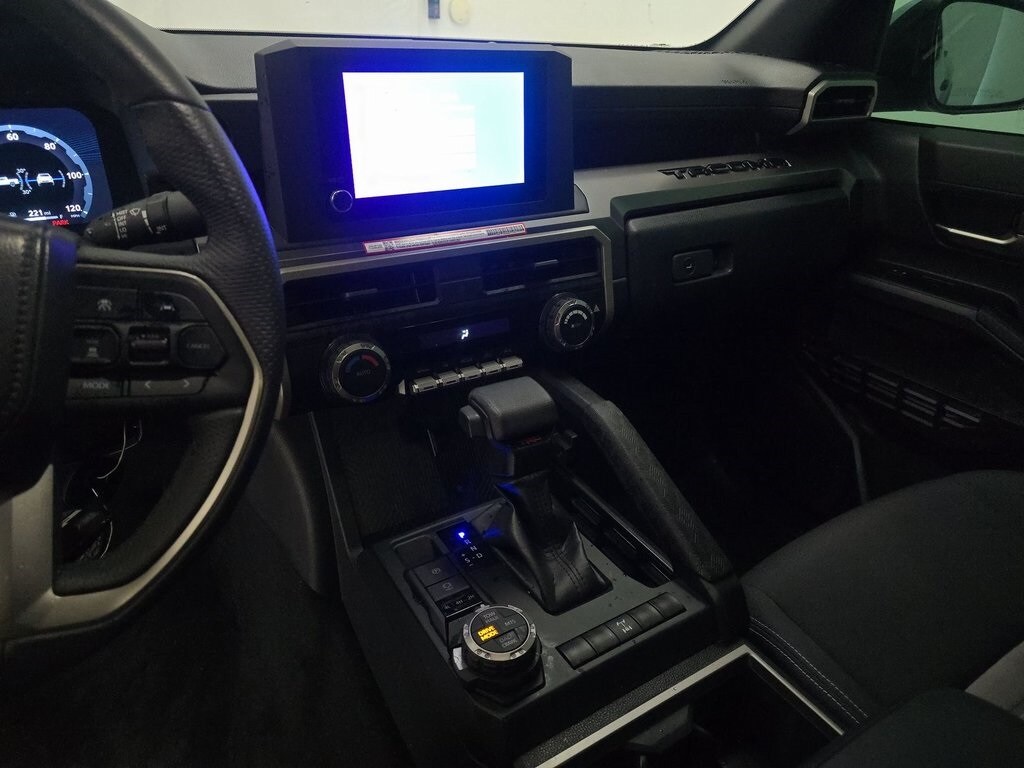 2024 Toyota Tacoma TRD photo 3