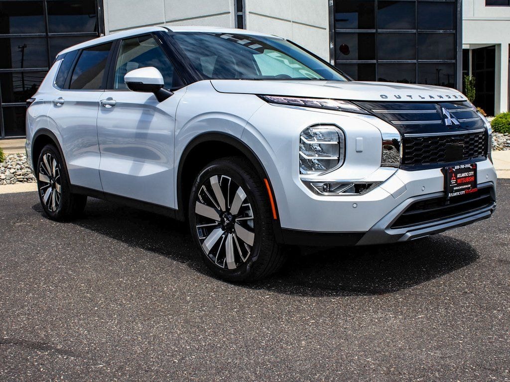 New 2025 Mitsubishi Outlander SE SUV