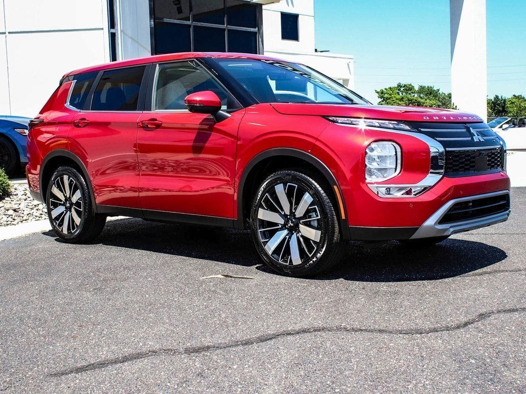New 2025 Mitsubishi Outlander SE SUV