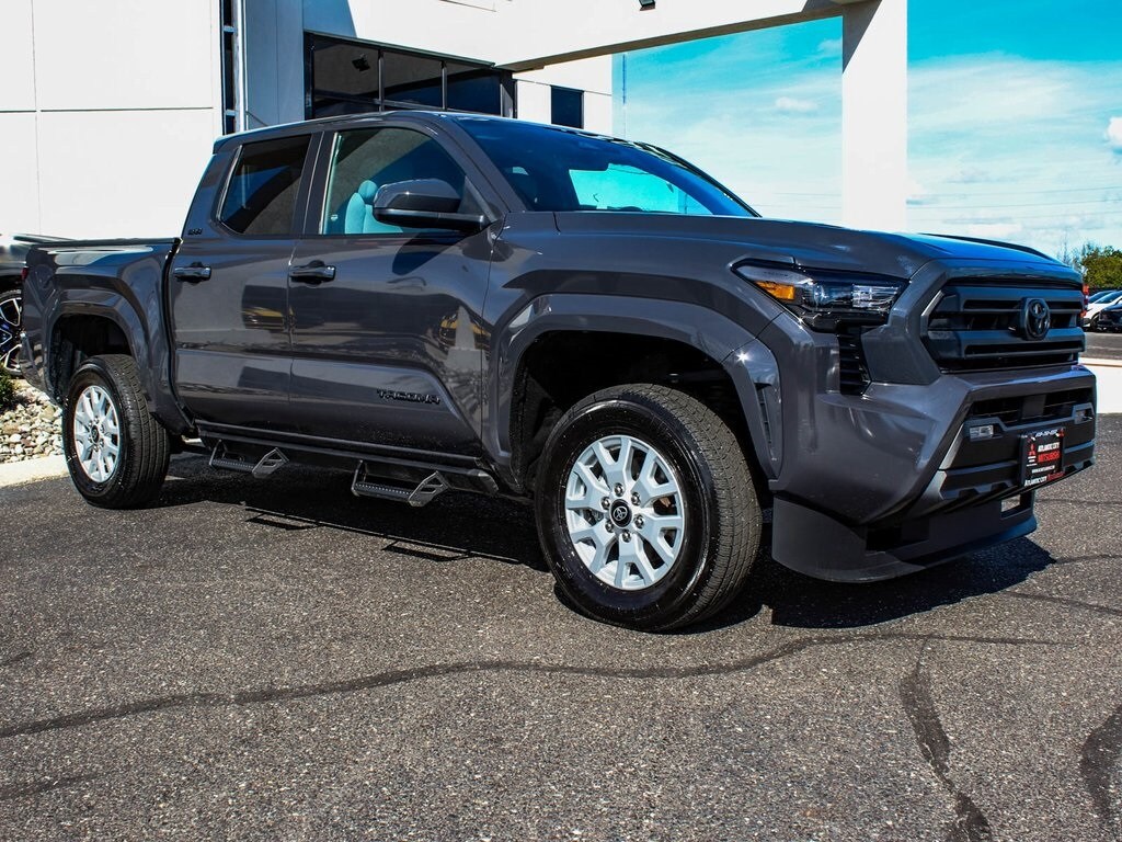 2024 Toyota Tacoma SR5 photo 3