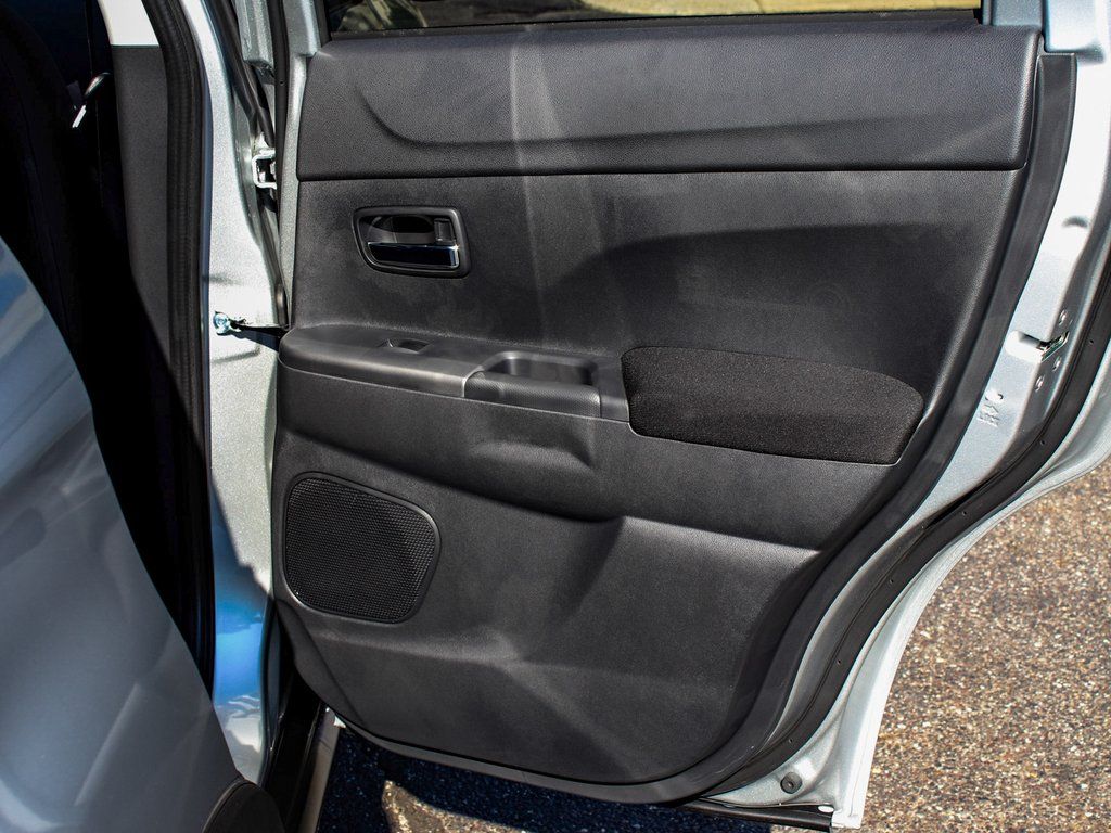 2025 Mitsubishi Outlander Sport ES - Photo 12