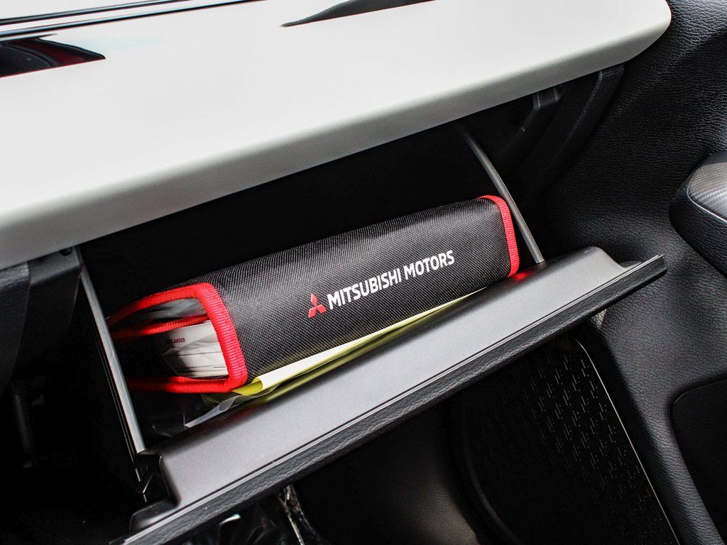 2025 Mitsubishi Outlander SE - Photo 18