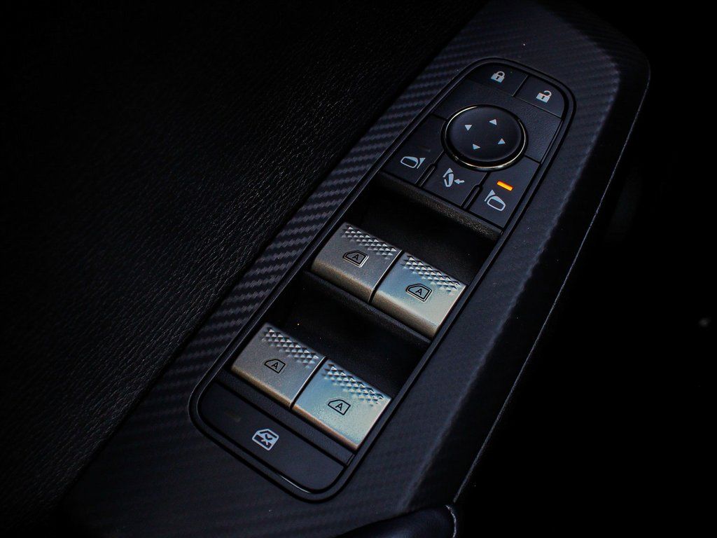 2025 Mitsubishi Outlander SE - Photo 9