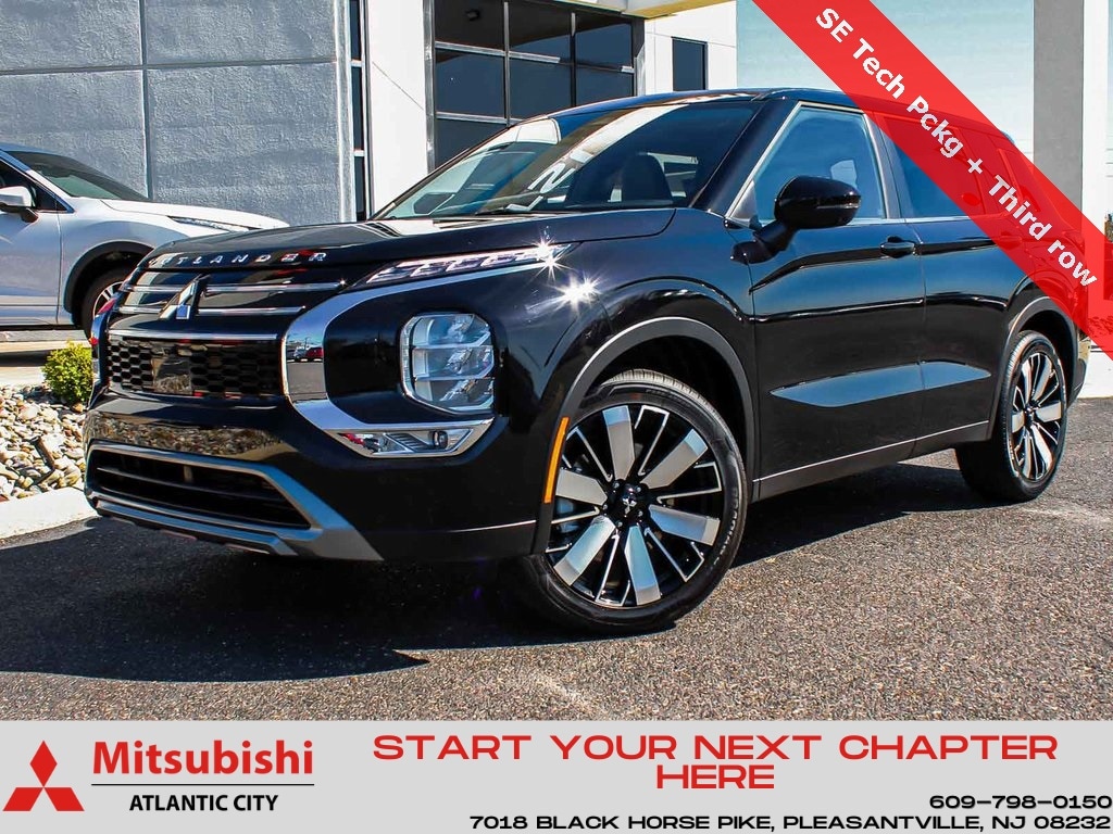 2025 Mitsubishi Outlander SE's photo