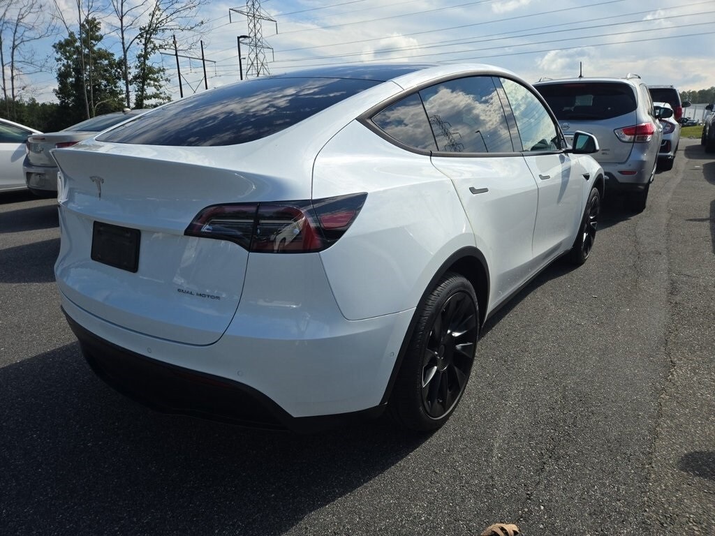 2022 Tesla Model Y Long Range photo 2