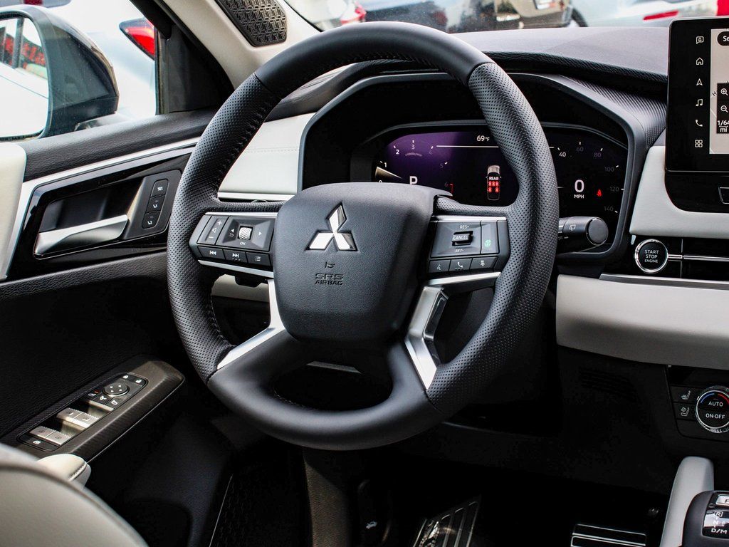 2025 Mitsubishi Outlander SEL Platinum Edition - Photo 27
