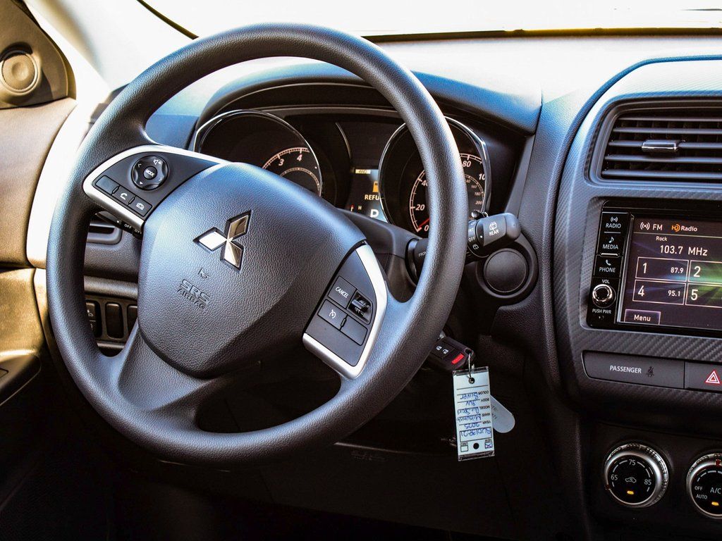 2025 Mitsubishi Outlander Sport ES - Photo 24