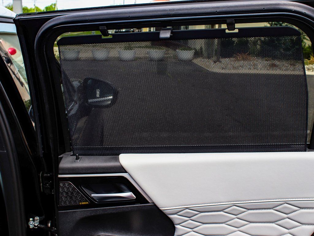 2025 Mitsubishi Outlander SEL Platinum Edition - Photo 14
