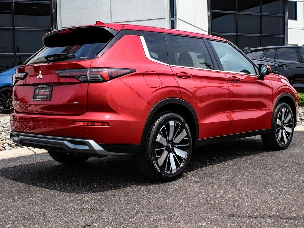 2025 Mitsubishi Outlander SE - Photo 6