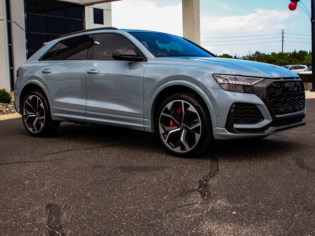 2022 Audi RS Q8 photo 3
