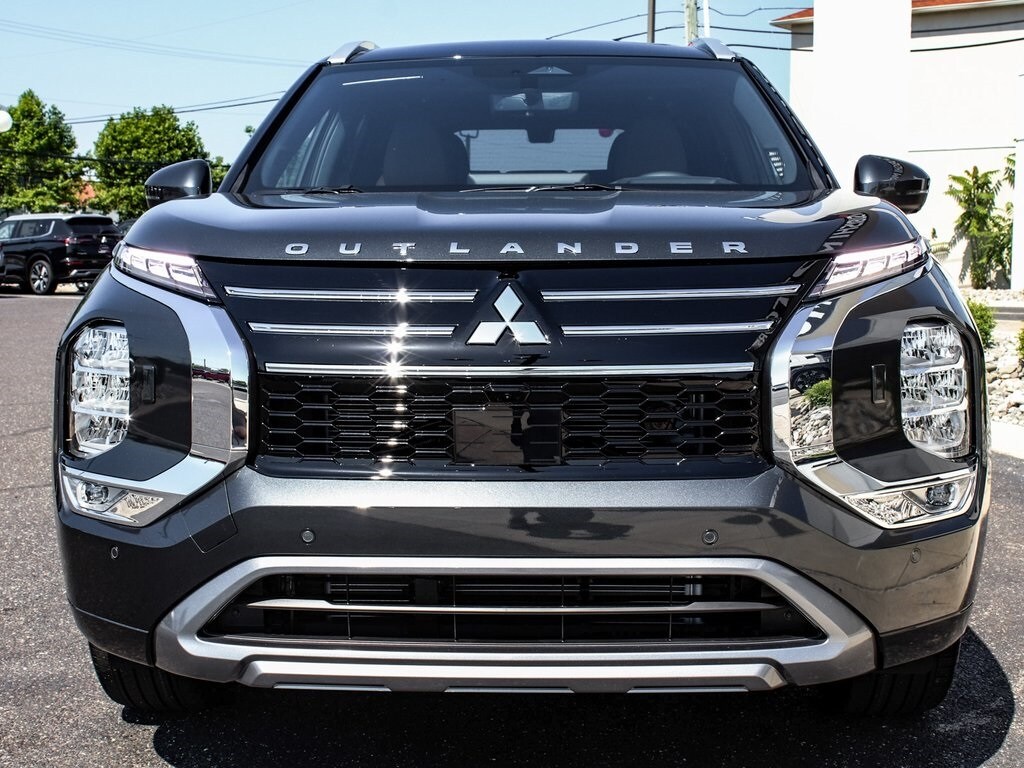 2025 Mitsubishi Outlander SEL photo 2