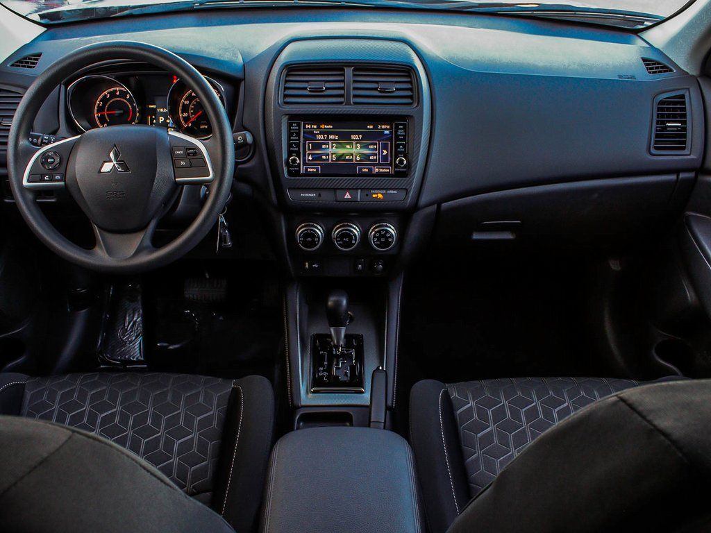 2025 Mitsubishi Outlander Sport ES - Photo 37