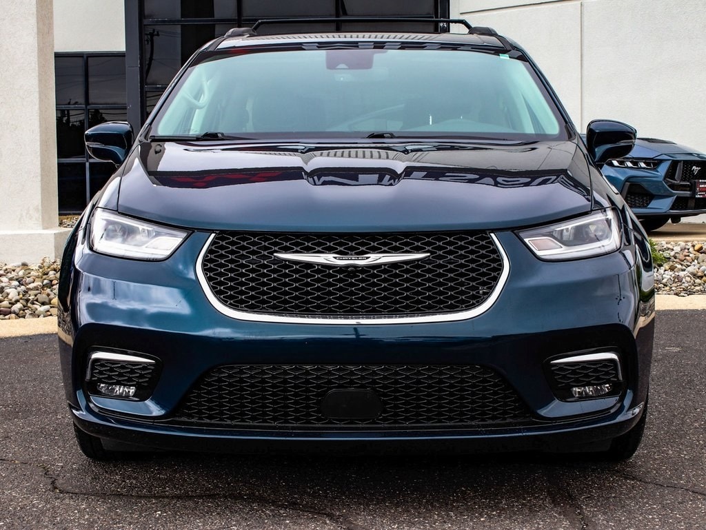 Used 2022 Chrysler Pacifica Touring L with VIN 2C4RC1BG7NR158606 for sale in Pleasantville, NJ