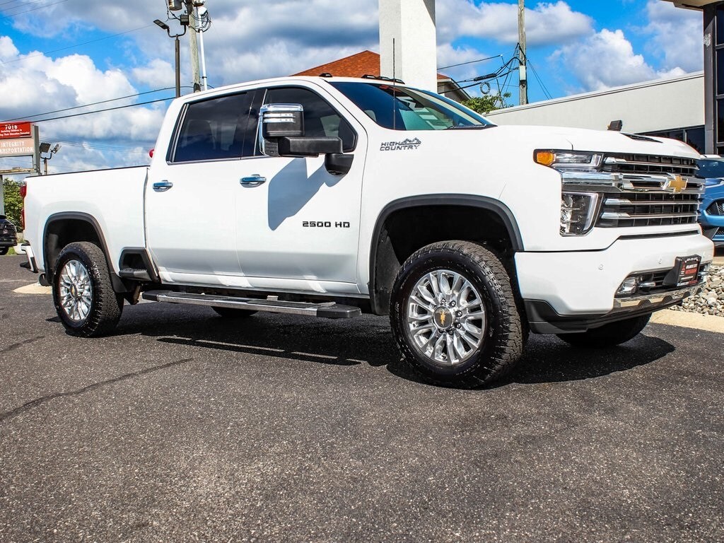 2023 Chevrolet Silverado 2500HD High Country photo 3