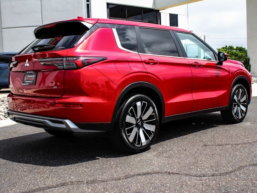 2025 Mitsubishi Outlander SE - Photo 6
