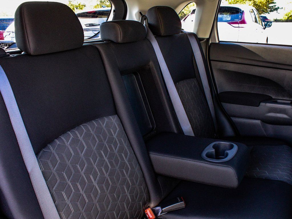 2025 Mitsubishi Outlander Sport ES - Photo 37